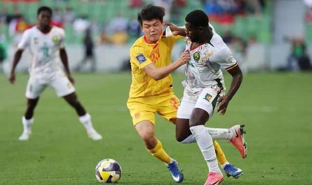 开云线上入口-国足vs喀麦隆全场数据：射正1-6，喀麦隆吃两红
