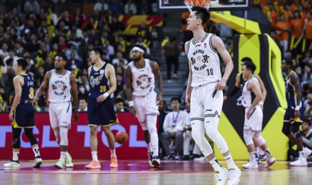 垃圾时间失序酿闹剧，联盟重罚树底线，处罚尺度争议背后藏联赛